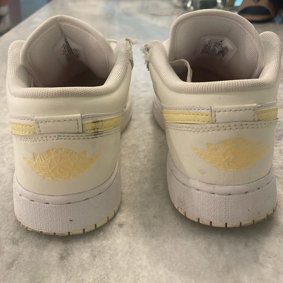 Jordan 1 - Picture 2 of 8